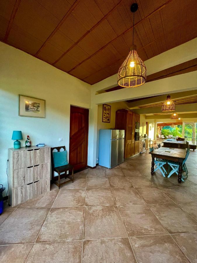 Chambre Et Sdb Privative Ylang Ylang Vue Mont Pelee Dans Maison Partagee Le Morne-Rouge Buitenkant foto
