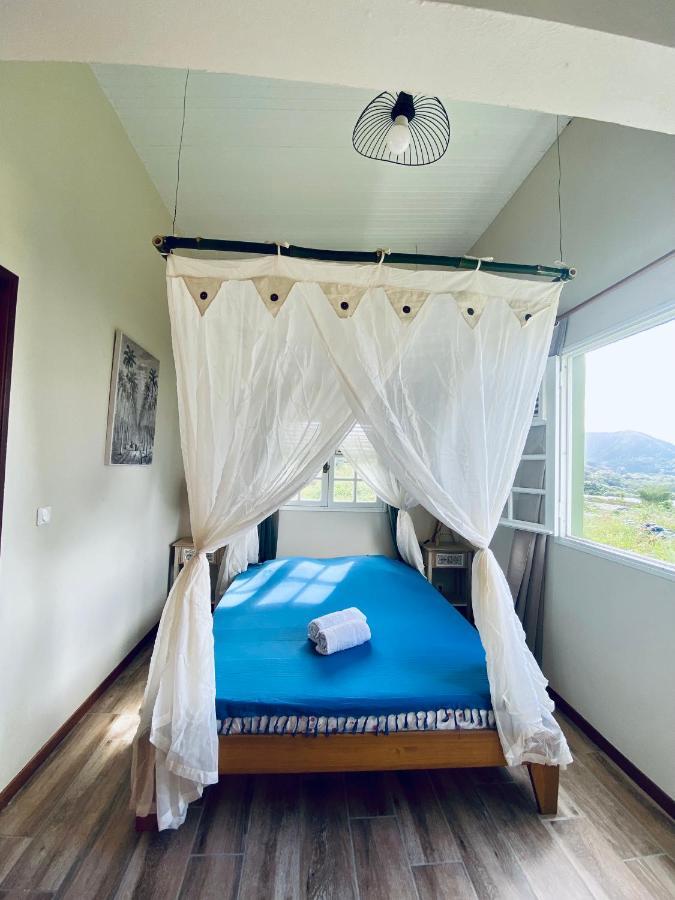 Chambre Et Sdb Privative Ylang Ylang Vue Mont Pelee Dans Maison Partagee Le Morne-Rouge Buitenkant foto